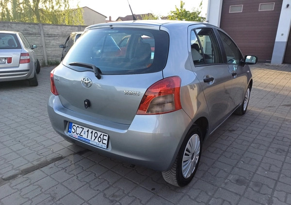 Toyota Yaris cena 15900 przebieg: 111000, rok produkcji 2008 z Ślesin małe 154